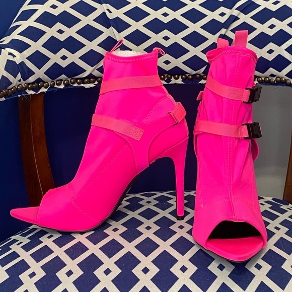 Neon pink pointy peep toe ankle bootie - Picture 1 of 7